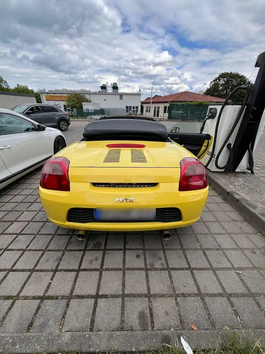 Gebraucht Toyota MR2 140 PS (102 kW) 2002 Gelb Cabrio