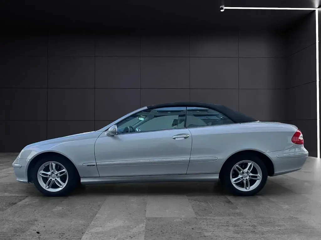 Gebraucht Mercedes CLK320 Avantgarde 218 PS (160 kW) 2003 Schwarz Cabrio