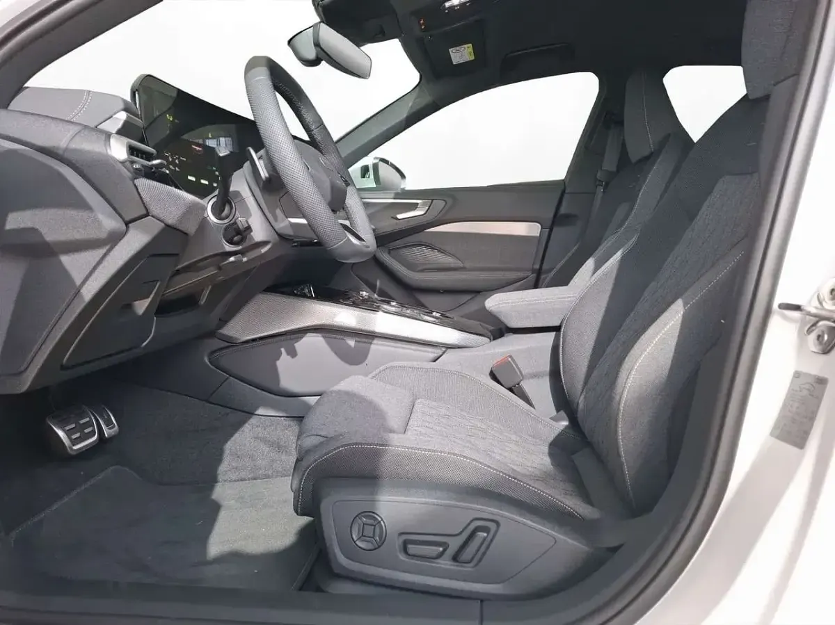 Gebraucht Audi A5 Ambiente 299 PS (219 kW) 2025 Weiß Limousine
