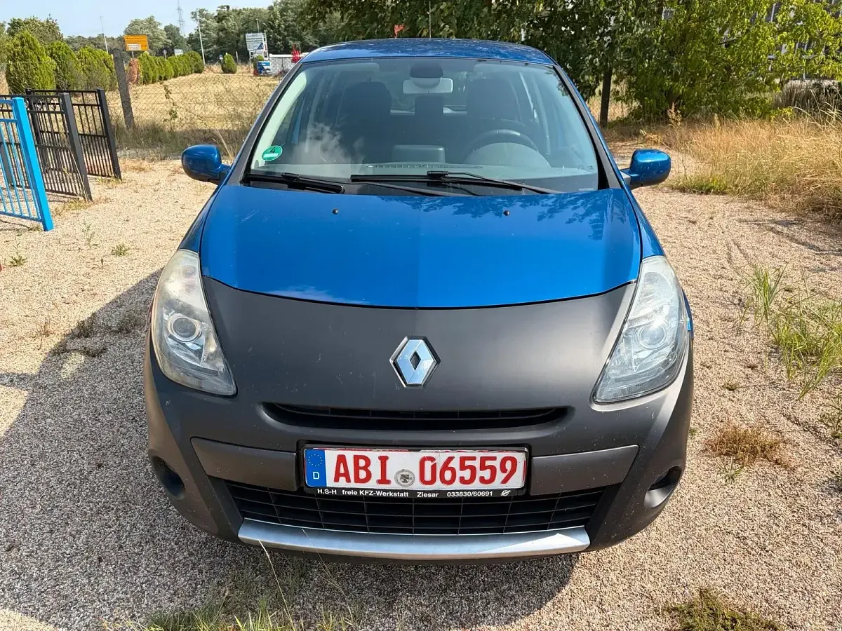 Gebraucht Renault Clio II 75 PS (55 kW) 2010 Blau Limousine