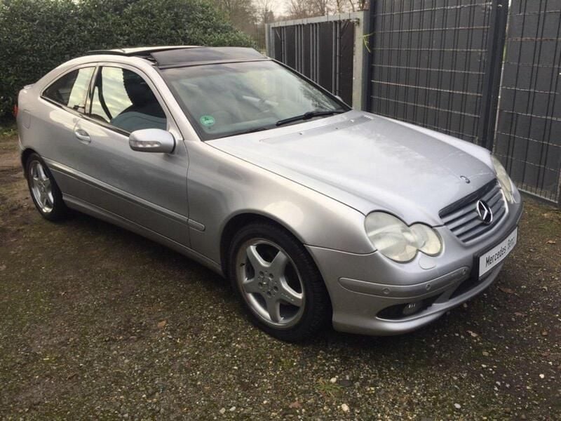 Silber Gebraucht 2002 Mercedes CLC230 AMG Kleinwagen | 3.799 € - Bild 1/4