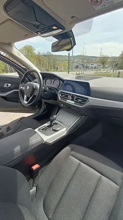 Gebraucht BMW 320 Advantage 190 PS (139 kW) 2020 Grau Kombi