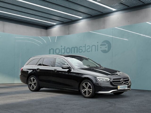 Schwarz Gebraucht 2023 Mercedes E220 Avantgarde Kombi | 39.550 € (Fairer Preis) - Bild 1/2
