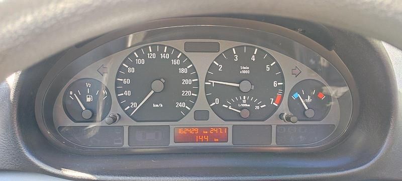 Grau Gebraucht 2003 BMW 316 Limousine | 1.799 € (Guter Preis) - Bild 1/4