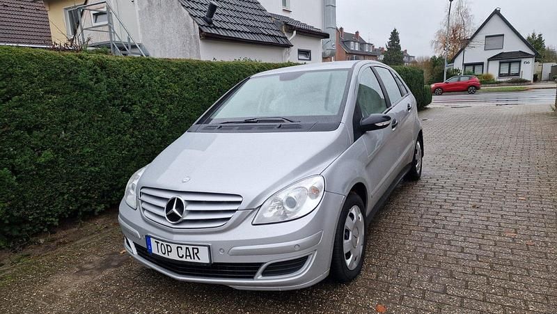 Polarsilber metalliclack Gebraucht 2006 Mercedes B180 Van / Kleinbus | 5.999 € (Fairer Preis) - Bild 1/4