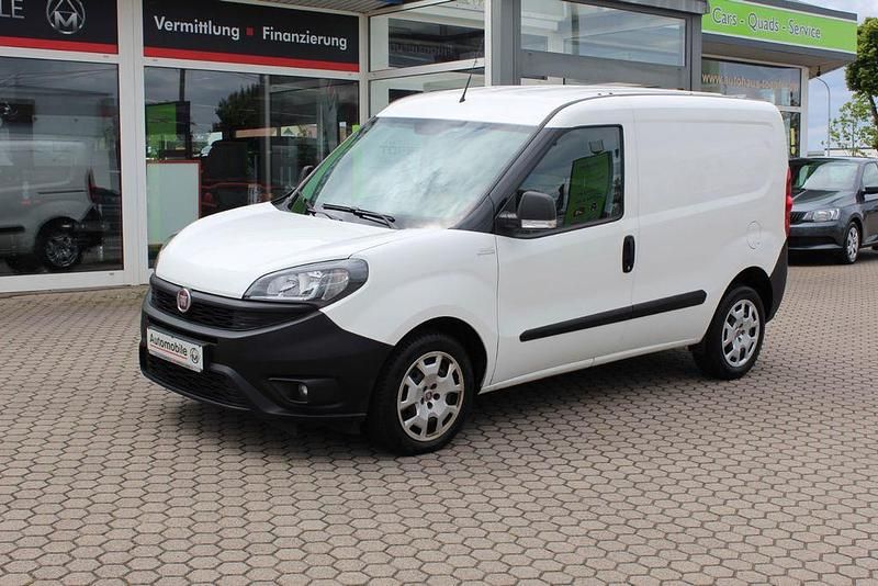 Weiß Gebraucht 2021 Fiat Doblò Van / Kleinbus | 7.500 € (Guter Preis) - Bild 1/4