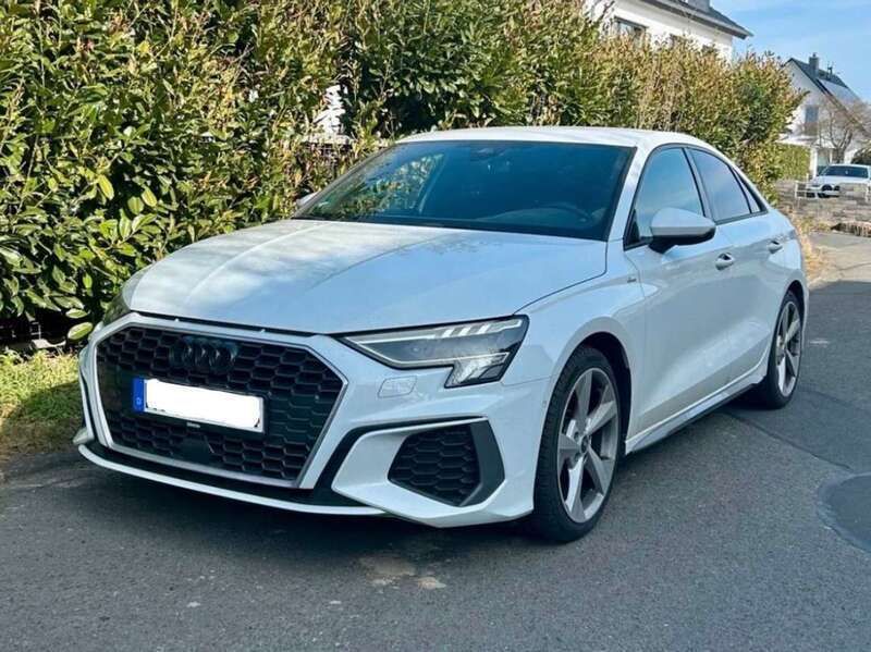 Weiß Gebraucht 2021 Audi A3 S-Line Limousine | 26.000 € (Fairer Preis) - Bild 1/4