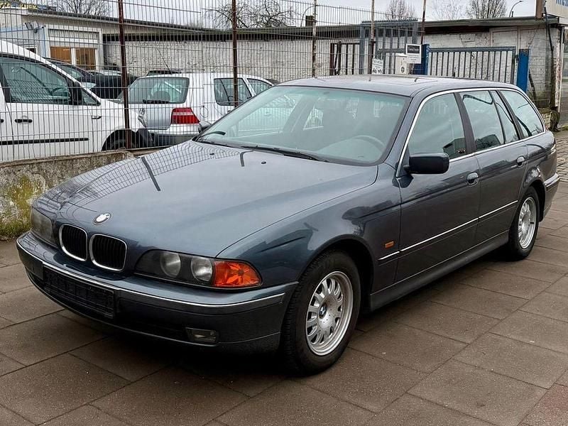 Grau Gebraucht 2000 BMW 523 Kombi | 2.450 € (Guter Preis) - Bild 1/4