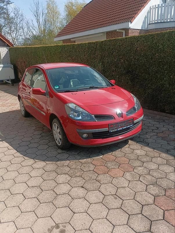 Gebraucht Renault Clio III 75 PS (55 kW) 2008 Rot Kleinwagen
