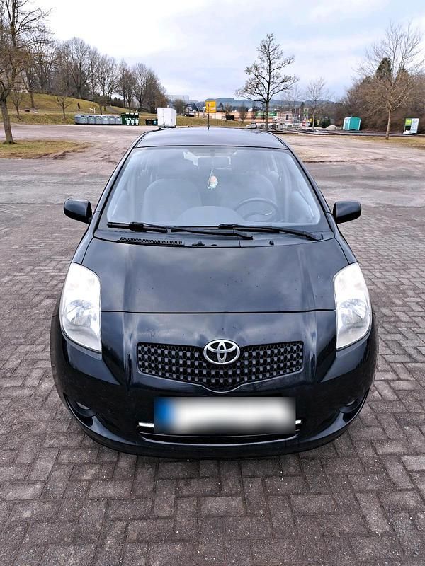 Gebraucht Toyota Yaris 87 PS (63 kW) 2009 Schwarz Kleinwagen