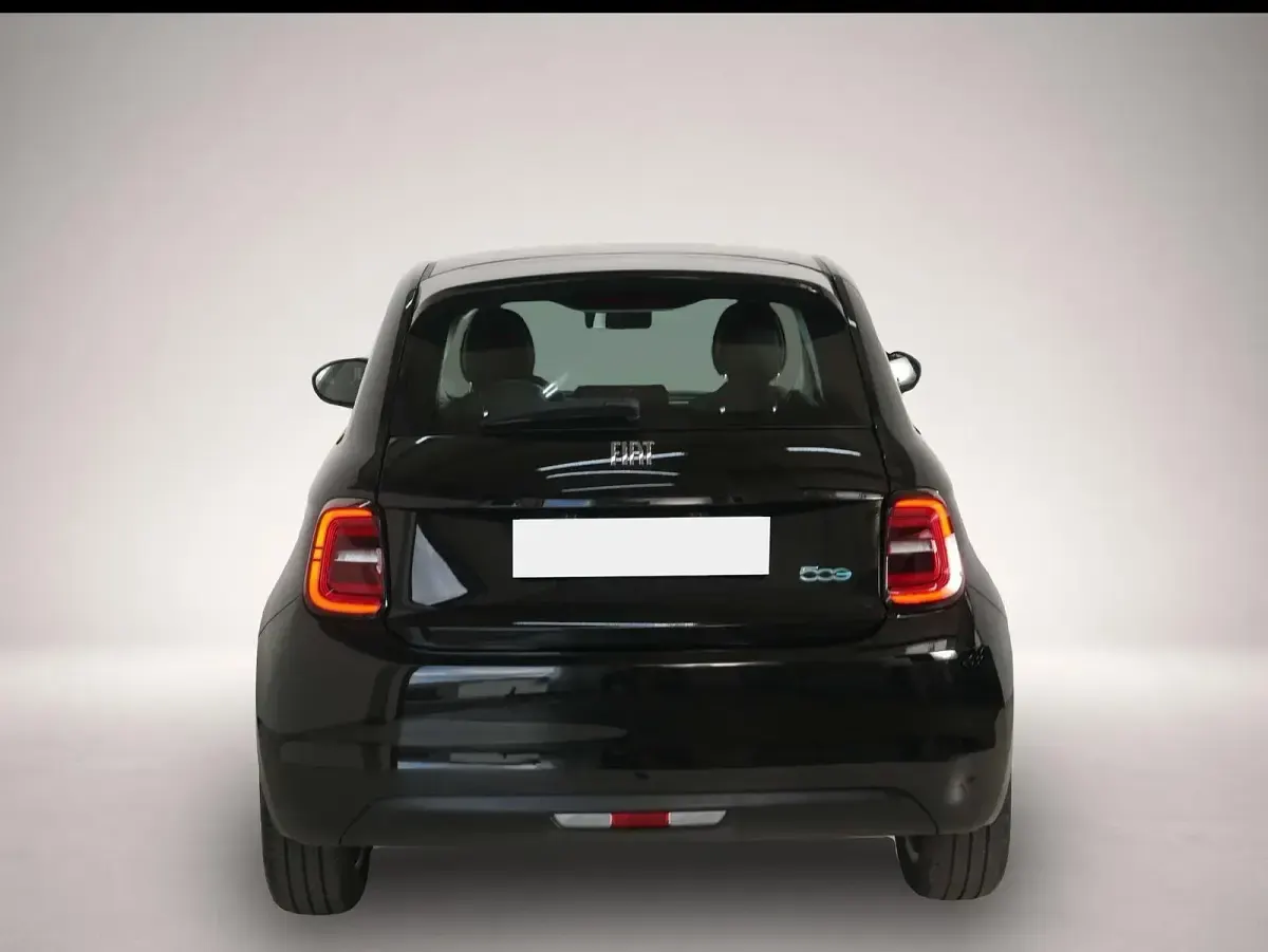 Gebraucht Fiat 500e Icon 69 kW (95 PS) 2023 Manufacturer Limousine