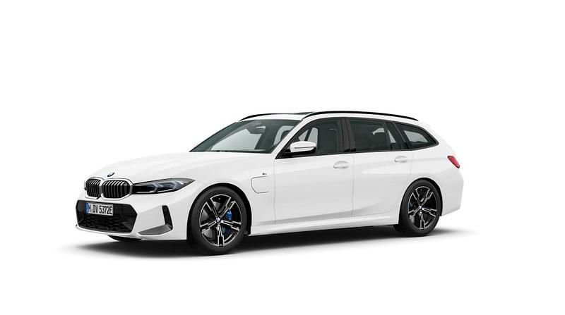 Gebraucht BMW 330 Comfort Edition 184 PS (135 kW) 2024 Kombi