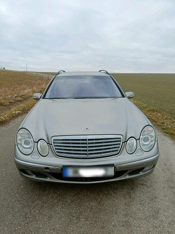 Gebraucht Mercedes E270 177 PS (130 kW) 2004 Grau Kombi