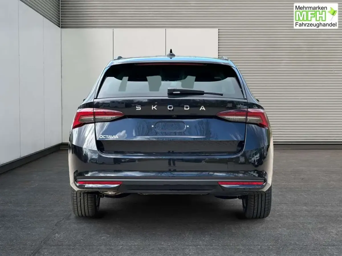 Neu Skoda Octavia Selection 150 PS (110 kW) 2025 Schwarz Kombi