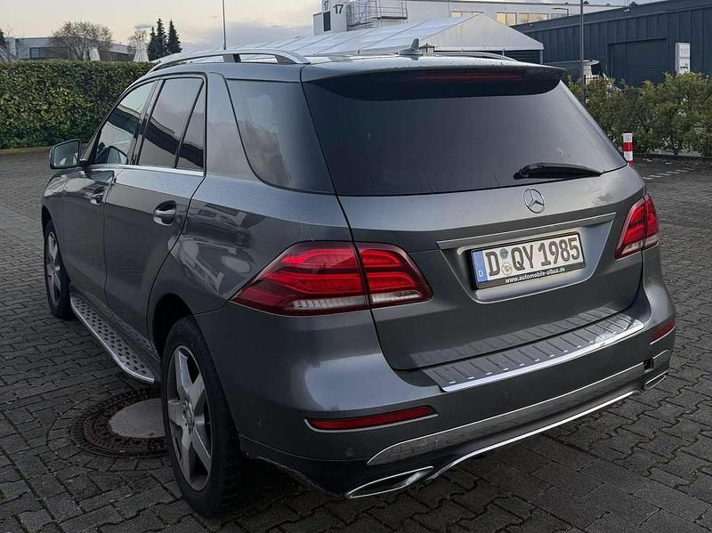Gebraucht Mercedes GLE250 204 PS (150 kW) 2016 Grau SUV