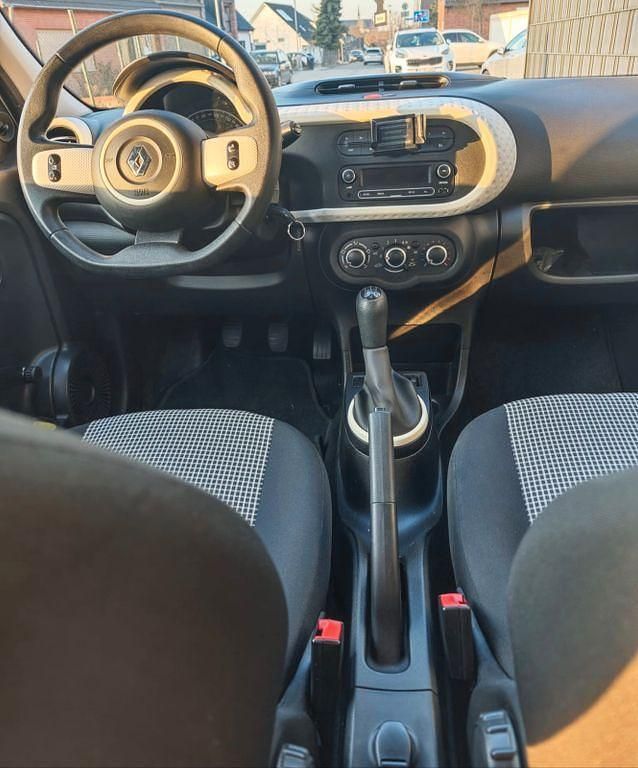 Gebraucht Renault Twingo Life 69 PS (50 kW) 2016 Weiß Kleinwagen