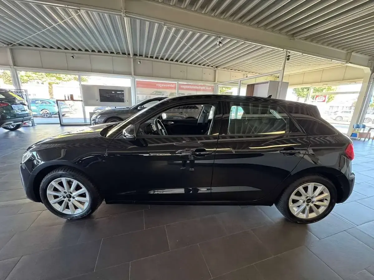 Gebraucht Audi A1 Advanced 95 PS (69 kW) 2024 Mythosschwarz metallic SUV