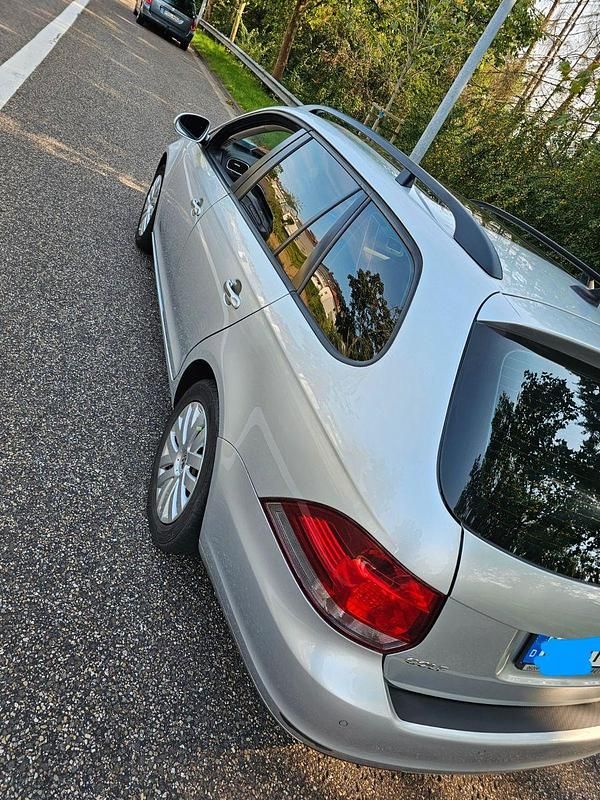 Silber Gebraucht 2012 VW Golf VII Style Kombi | 4.500 € (Guter Preis) - Bild 1/4