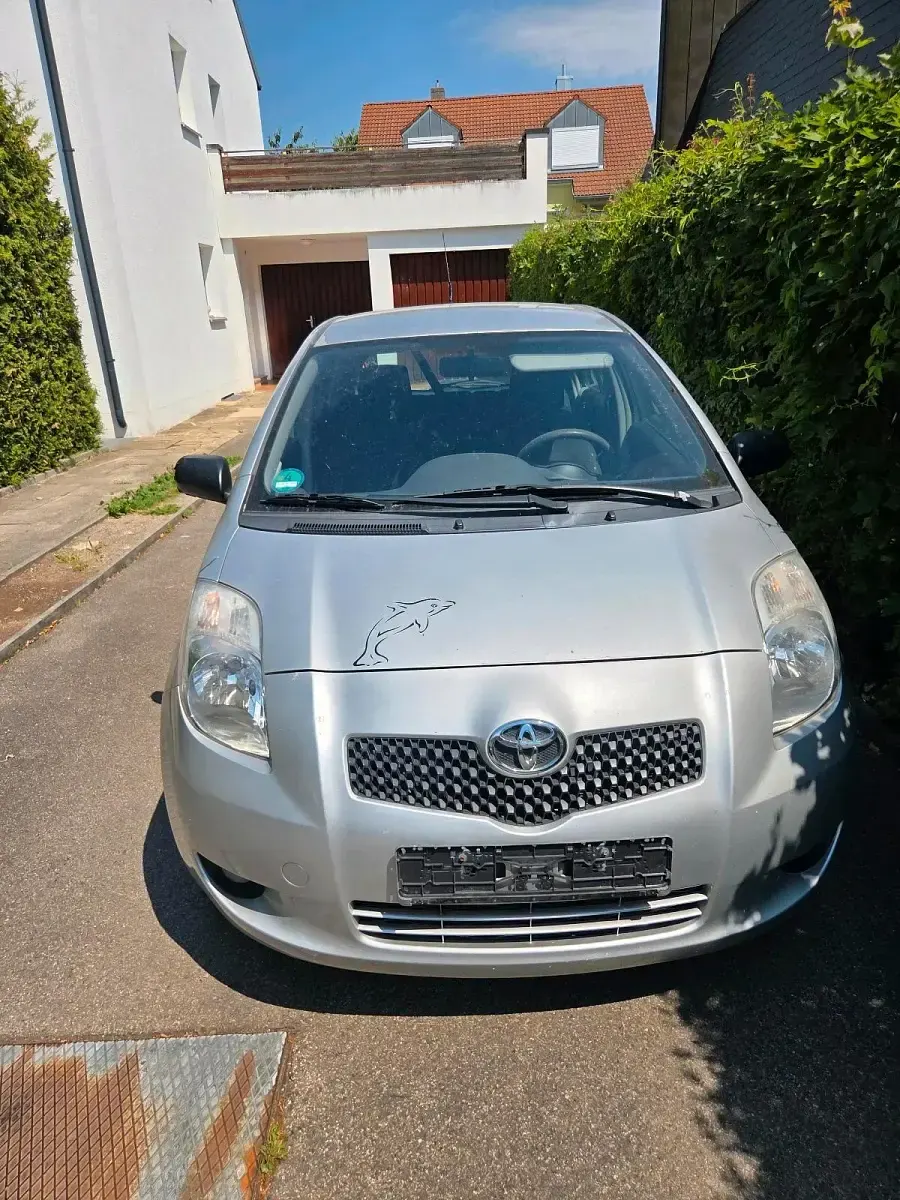 Gebraucht Toyota Yaris 87 PS (63 kW) 2008 Grau Kleinwagen