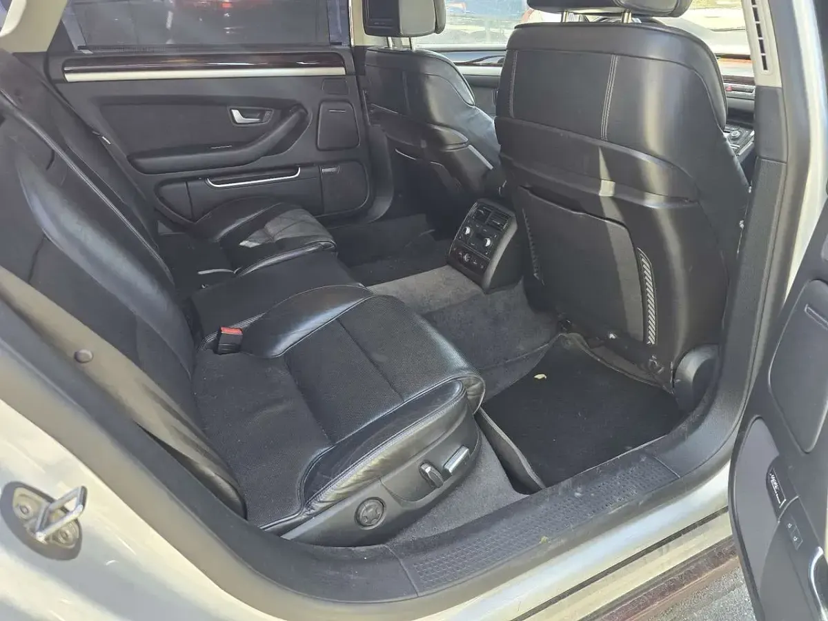 Gebraucht Audi A8L 232 PS (170 kW) 2008 Eissilber metallic Limousine