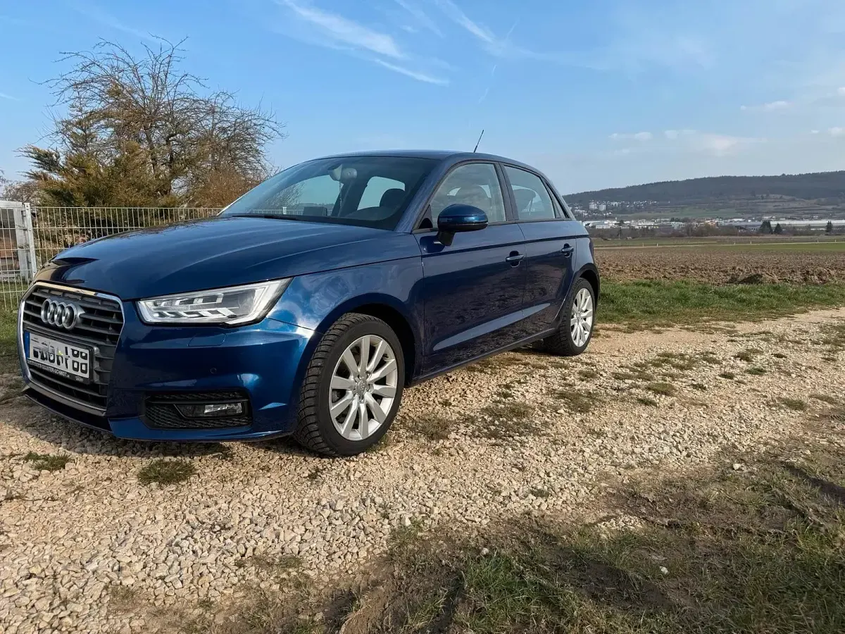 Gebraucht Audi A1 90 PS (66 kW) 2018 Blau Kleinwagen
