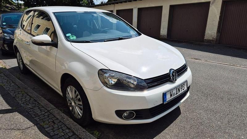 Weiß Gebraucht 2009 VW Golf VI Limousine | 3.000 € (Guter Preis) - Bild 1/4