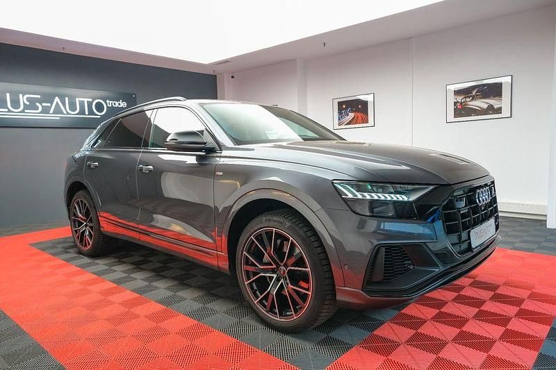 Grau Gebraucht 2023 Audi Q8 SUV | 62.500 € (Fairer Preis) - Bild 1/4