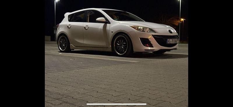 Weiß Gebraucht 2010 Mazda 3 Center-Line Limousine | 3.500 € (Superpreis) - Bild 1/4