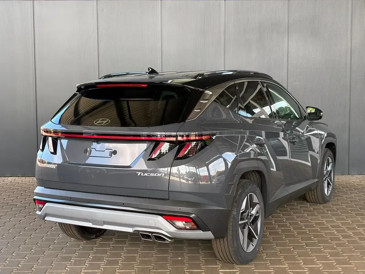 Neu Hyundai Tucson Comfort 160 PS (117 kW) 2025 Ecotronic gray / dach schwarz SUV