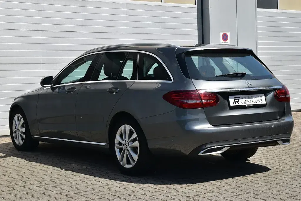 Gebraucht Mercedes C180 156 PS (114 kW) 2019 Grau Limousine