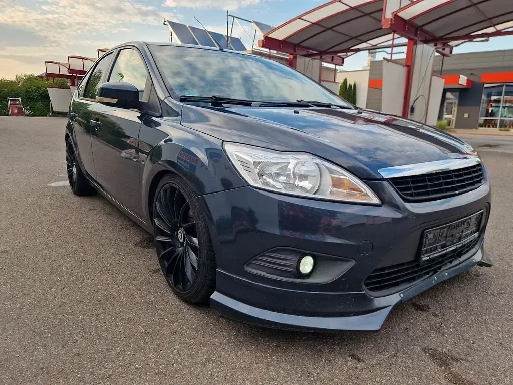 Gebraucht Ford Focus Style 101 PS (74 kW) 2010 Grau Limousine