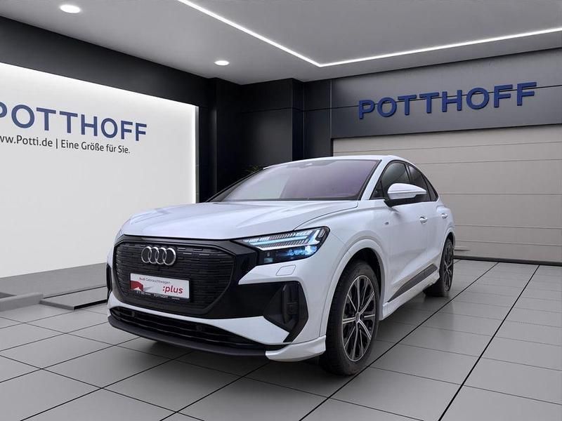 Weiß Neu 2024 Audi Q4 Sportback e-tron Sport SUV | 61.750 € (Teuer) - Bild 1/4