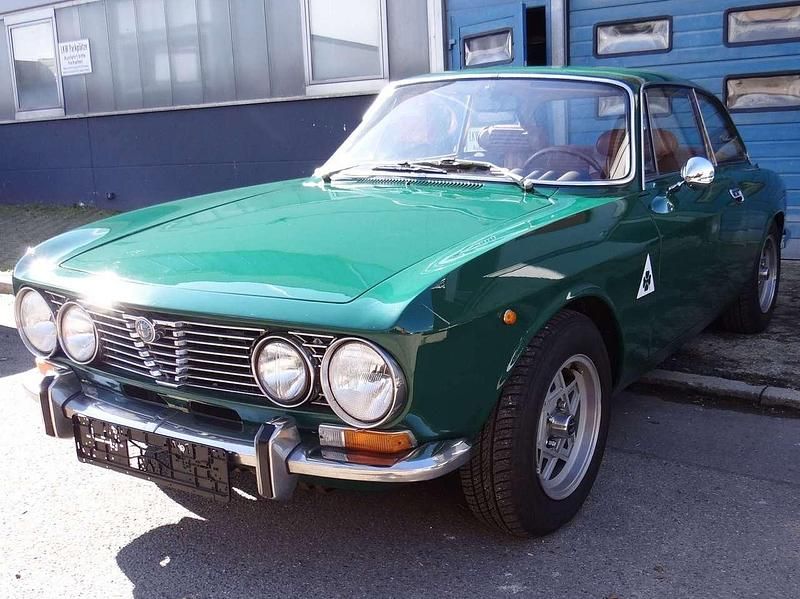 Grün Gebraucht 1975 Alfa Romeo GT Junior Coupé | 28.900 € - Bild 1/4