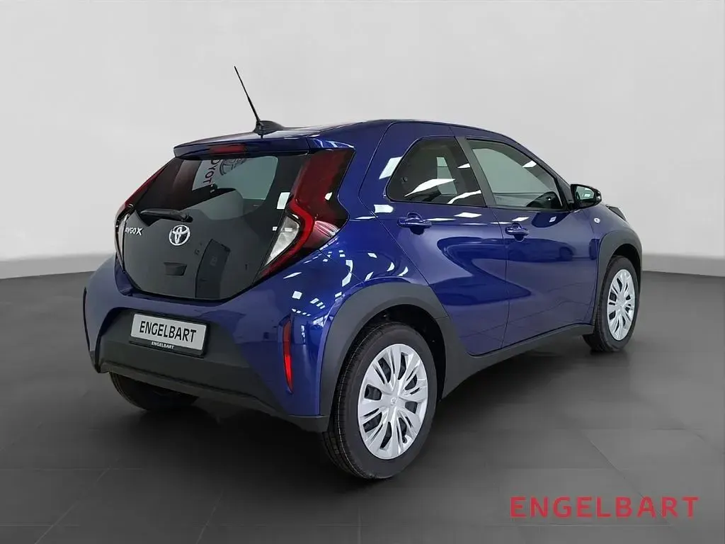 Gebraucht Toyota Aygo X Business Edition 72 PS (52 kW) 2025 Ginger beige metallic, dach my SUV