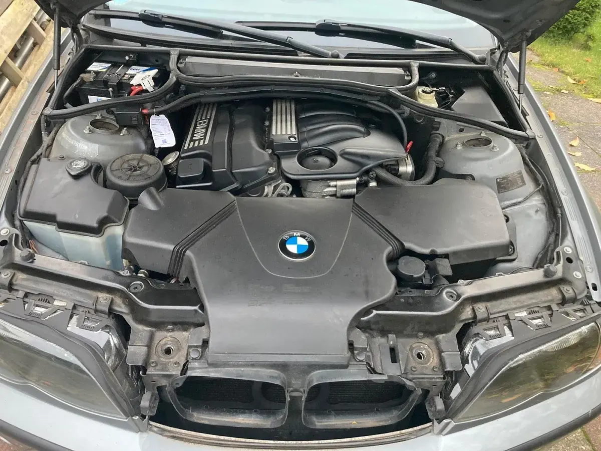 Gebraucht BMW 316 116 PS (85 kW) 2004 Grau Kombi