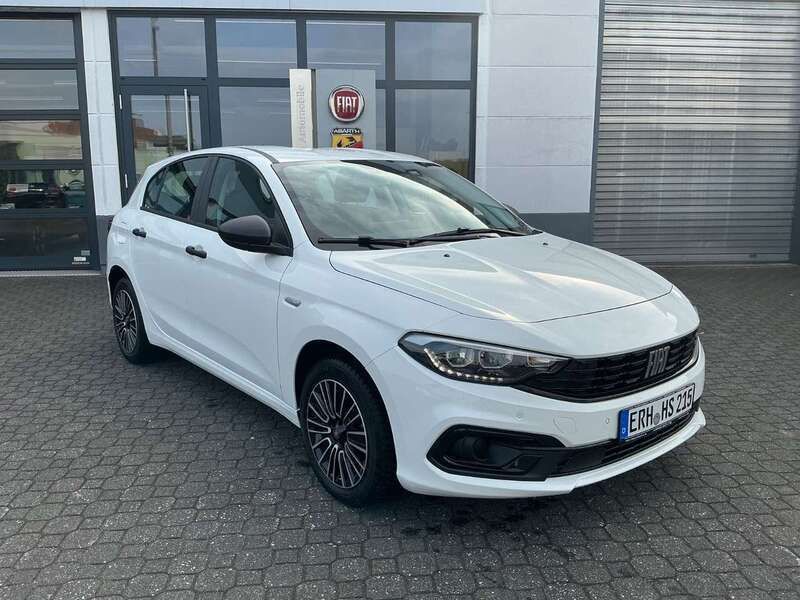 Weiß Gebraucht 2023 Fiat Tipo Limousine | 23.490 € (Etwas zu teuer) - Bild 1/4