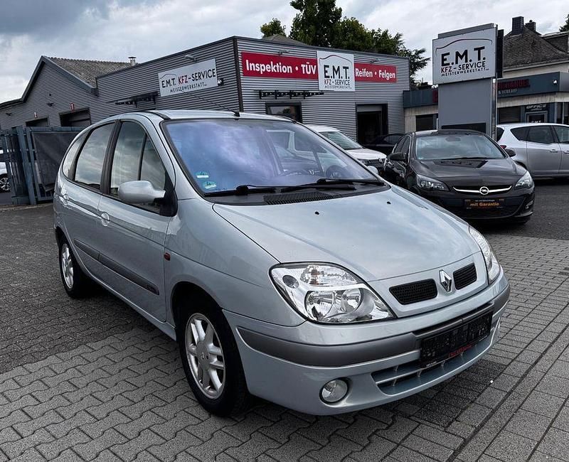 Grau Gebraucht 2002 Renault Scénic Authentique Van / Kleinbus | 1.490 € (Fairer Preis) - Bild 1/4