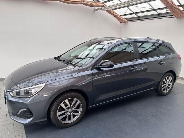 Gebraucht Hyundai i30 YES! 120 PS (88 kW) 2019 Grau Kombi