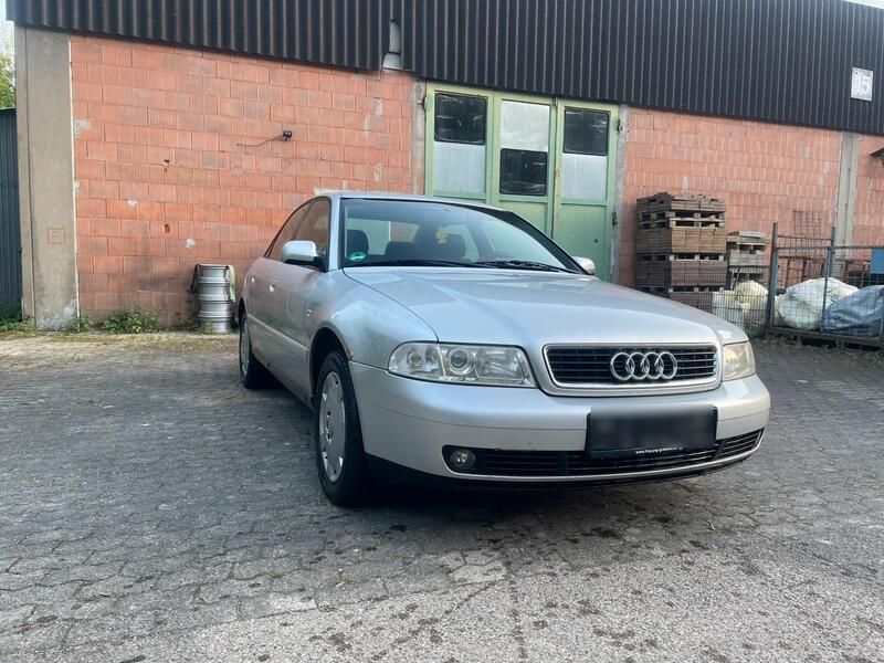 Grau Gebraucht 1999 Audi A4 Limousine | 550 € (Superpreis) - Bild 1/4