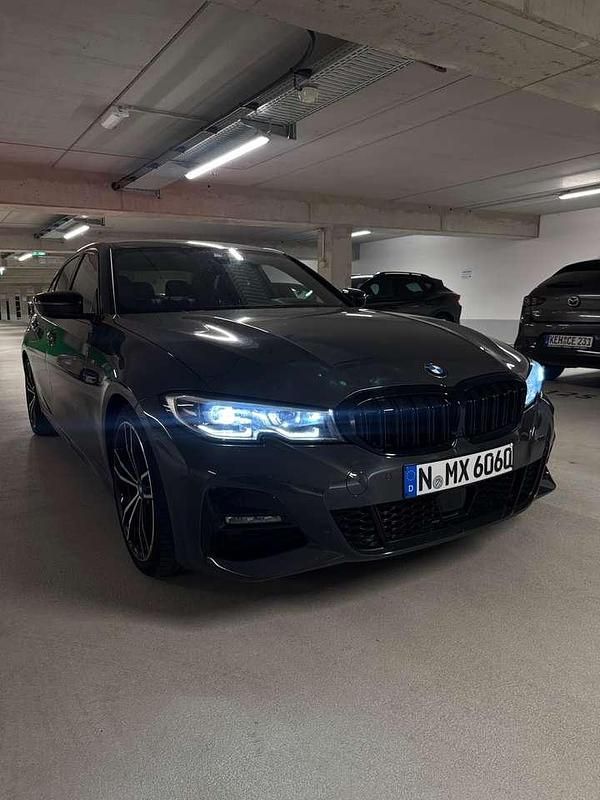 Gebraucht BMW 318 M Sport 150 PS (110 kW) 2019 Grau Limousine