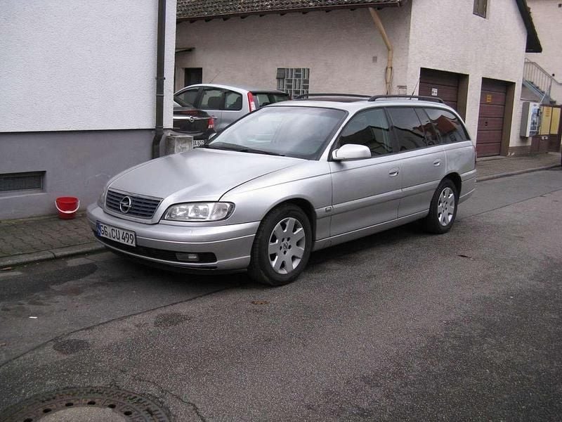 Silber Gebraucht 2001 Opel Omega Design Edition Kombi | 850 € (Fairer Preis) - Bild 1/4