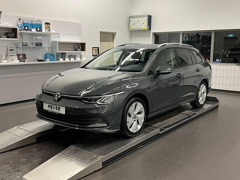 Gebraucht VW Golf VIII Active 150 PS (110 kW) 2023 Grau Kombi