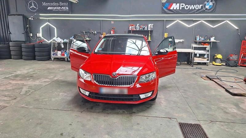 Gebraucht Skoda Octavia 150 PS (110 kW) 2016 Rot Kleinwagen