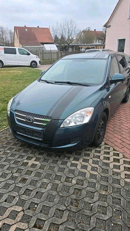 Gebraucht Kia Ceed 97 PS (71 kW) 2008 Kleinwagen