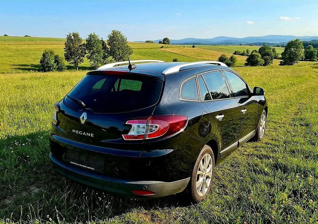 Gebraucht Renault Mégane Dynamique 116 PS (85 kW) 2012 Schwarz Limousine