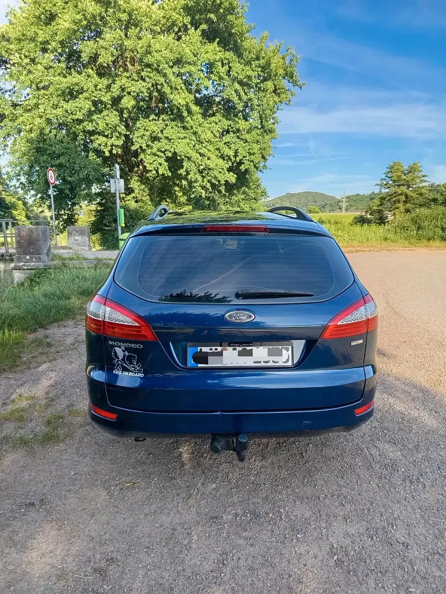 Gebraucht Ford Mondeo 140 PS (102 kW) 2008 Blau Limousine