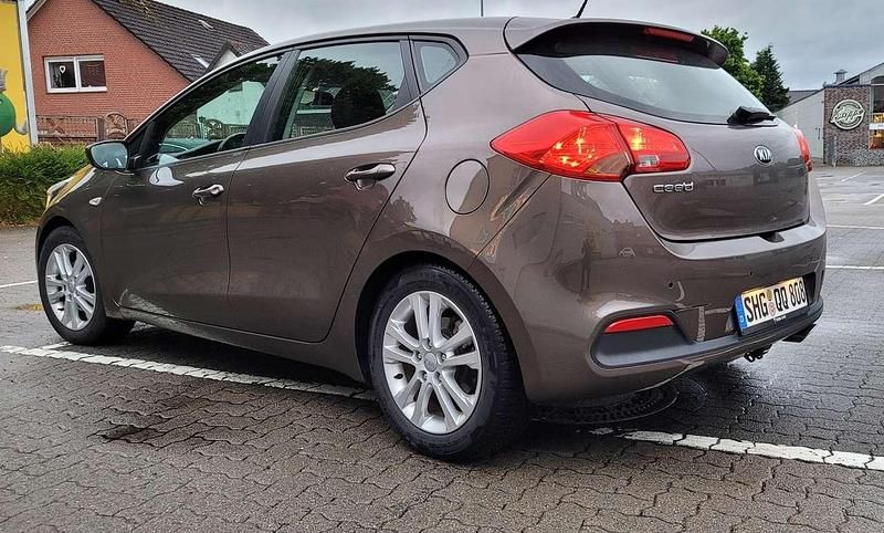 Gebraucht Kia Ceed 99 PS (72 kW) 2012 Kleinwagen