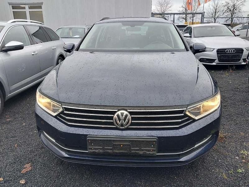 Blau Gebraucht 2016 VW Passat Comfortline Kombi | 11.880 € (Guter Preis) - Bild 1/4