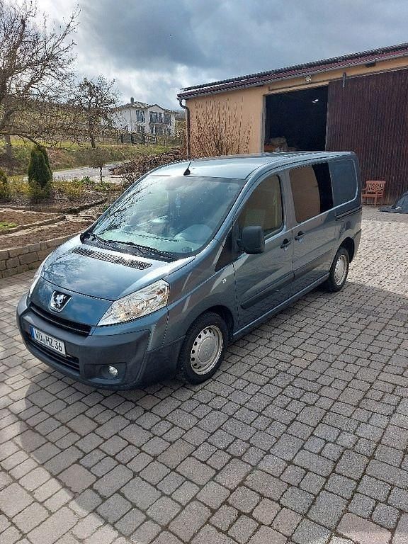 Gebraucht Peugeot Expert 128 PS (94 kW) 2012 Grau Van