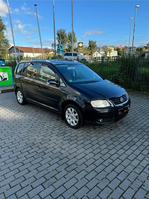 Schwarz Gebraucht 2004 VW Touran Van / Kleinbus | 1.800 € (Etwas zu teuer) - Bild 1/4